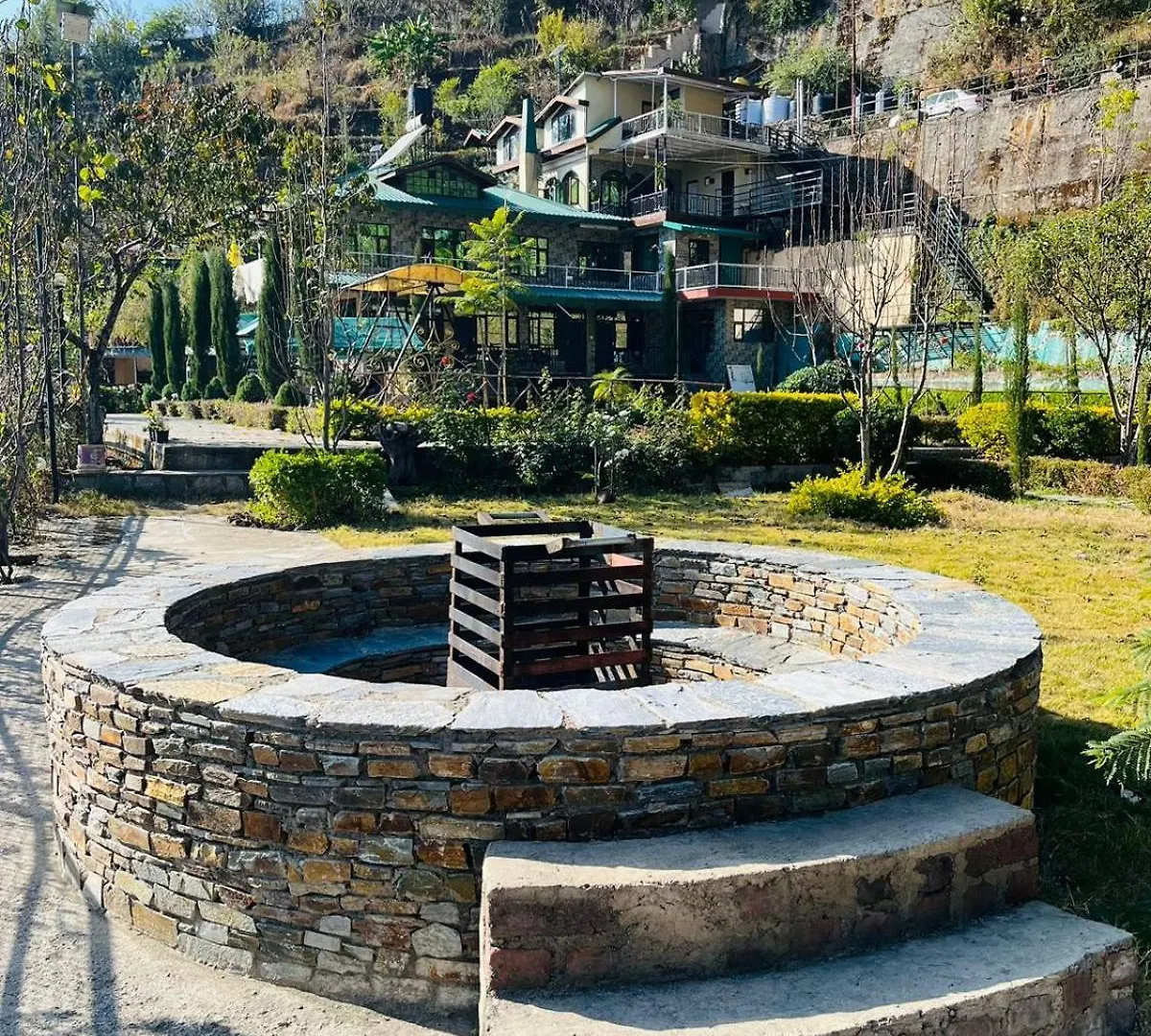 Green Lodge Farmstay By Highland Monk contacts